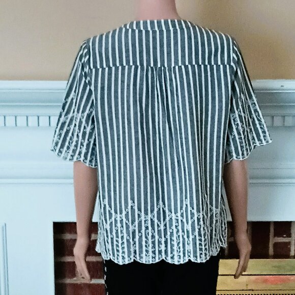Lucky Brand Stripe Embroidered Top S Short Sleeved V-Neck Gray White Boho Tunic - Picture 6 of 7
